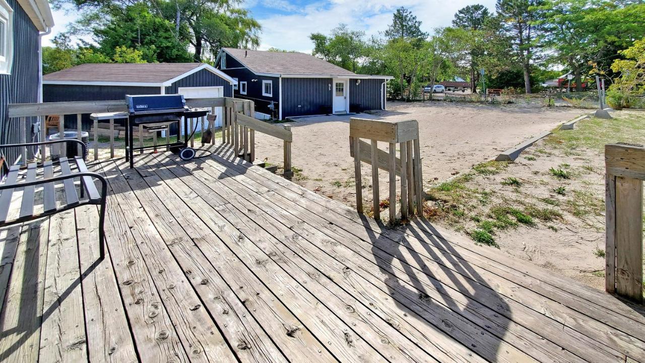 Main Beach River Retreat - Wasaga Beach 1 - Main Strip - 93 Mosley St Eksteriør bilde
