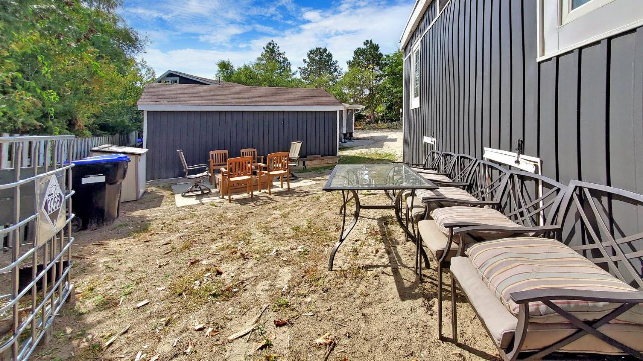 Main Beach River Retreat - Wasaga Beach 1 - Main Strip - 93 Mosley St Eksteriør bilde